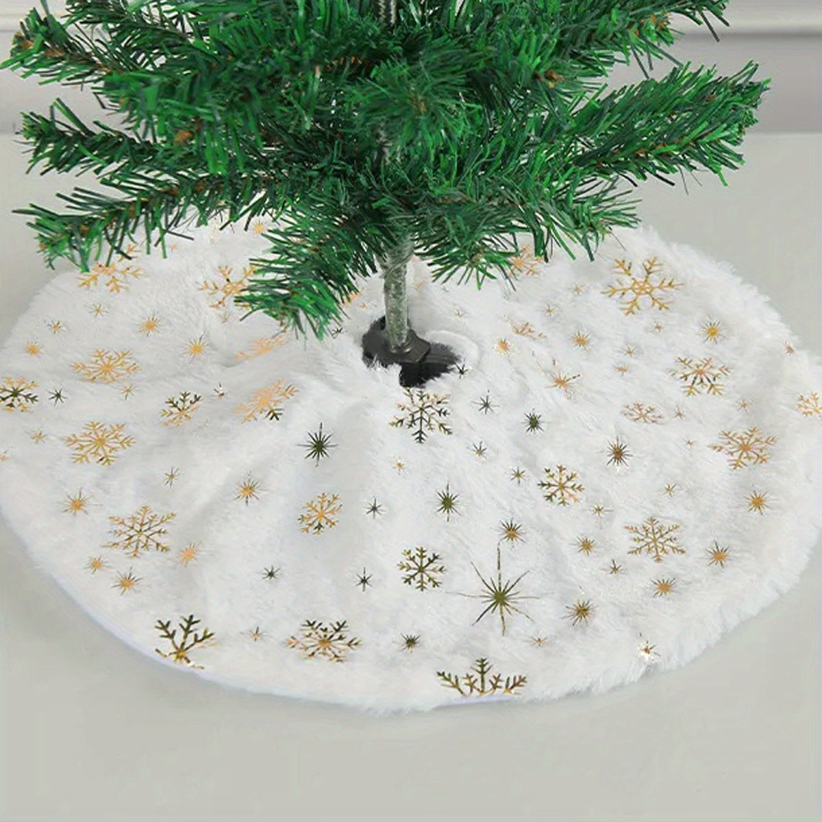 Christmas Tree Base Decoration Golden Snowflake Tree Skirt